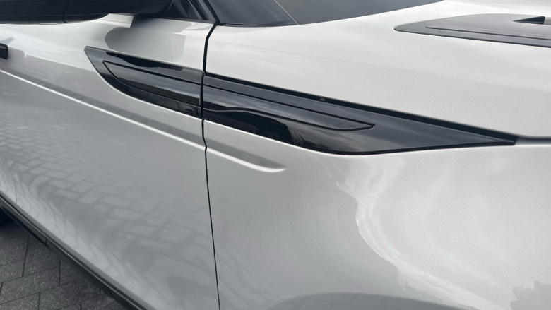 Land Rover Range Rover Evoque 2.0 D200 R-Dynamic SE 5dr Auto Diesel Hatchback